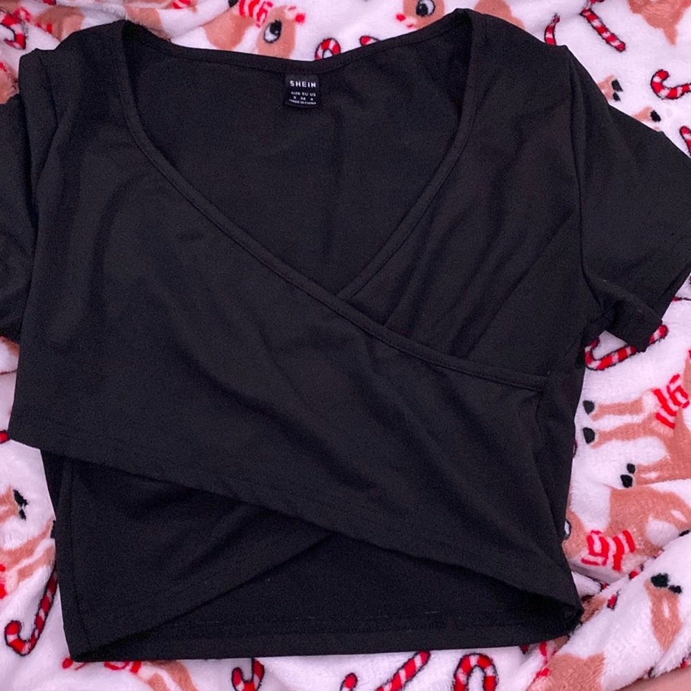 black cropped shirt